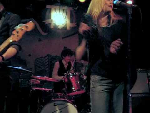 The Duke Spirit Live in MA: Cuts Across the Land