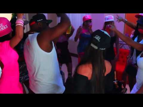 MC Britney - Casa do Seu Zé ( Clipe Oficial 2014 )