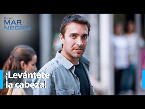 Tahir apoya a Nefes para que no se sienta vergüenza - Mar Negro Capítulo 74 | Fugitiva