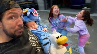 Chicken Jockey ENZO!! Rainy Day Dancing then Painting Crafts at pirate island with baby Derpy Tiger