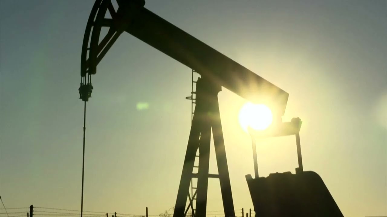 Video | Oil slumps after source says US, Iran close to framework peace deal