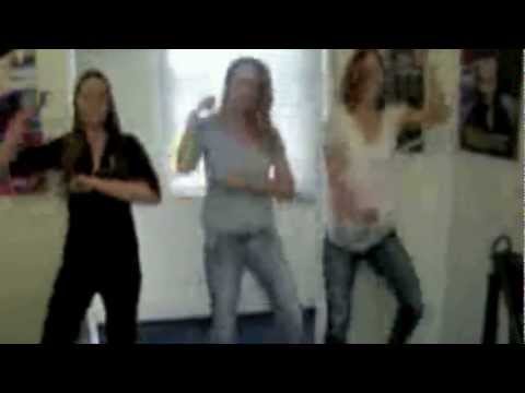 CROW FM GIRLS GO GANGNAM STYLE