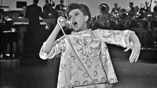 Judy Garland - Overture/I Feel A Song Coming On