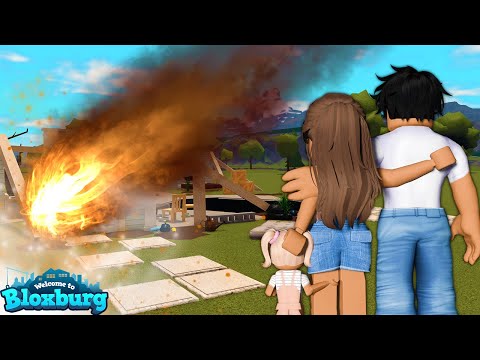 🌠Un meteorite ha DISTRUTTO la nostra CASA a Bloxburg!🔥