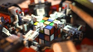 LEGO Robot breaks the Rubiks Cube World Record