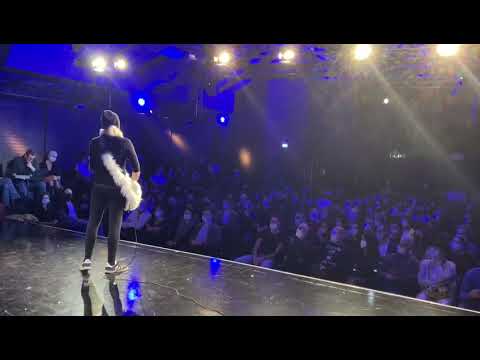 Michele Cosentino - Squilibrata feat @Stefano Signoroni #zelig #cosentino