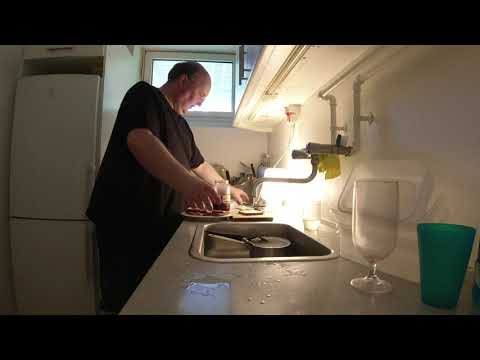 MongoTV_6581 - Min Frokost - RUGBRØD Med LEVERPOSTEJ og HØNSESALAT