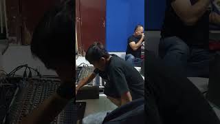 Download lagu ORANG INI YANG BUAT GENDANGQ BERSUARA GLERR KALO REKAMAN BPK. SAKIK mp3