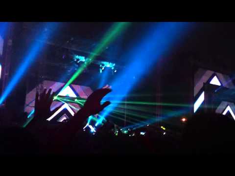 Steve Angello drops Abel Ramos & Raul Cremona - Puma at EDC NYC 2013