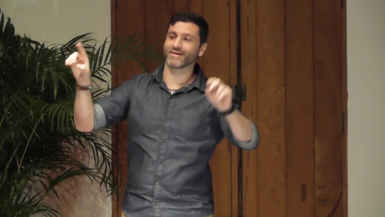 O que o surdo pode fazer? | Rimar Ramalho Segala | TEDxTatuiED