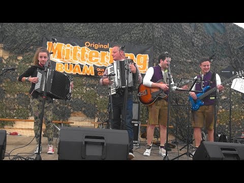 Emmi Klinger  -  Kathrin Boarischer