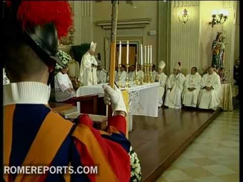 Benedicto XVI: "La Virgen enseña a responder con prontitud a Dios"