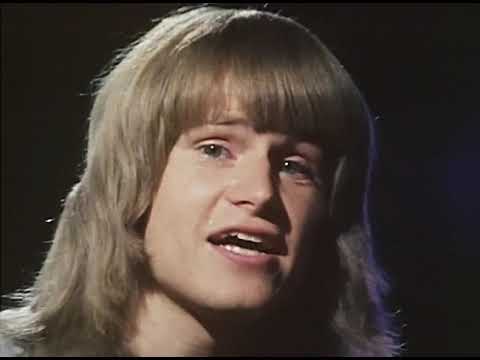 Video thumbnail for Take Me Back To Hollywood