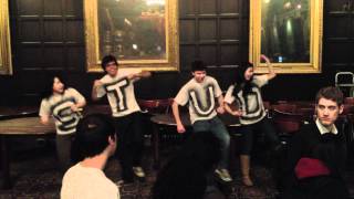 Download lagu uChicago STUD Flash Mob - Moves Like Jagger.mov mp3