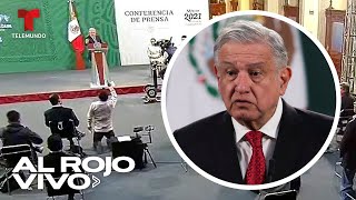 Reportero mexicano se arrodilla frente al presidente Andrés Manuel López Obrador