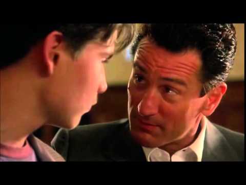 Henry sort du tribunal (Les Affranchis)