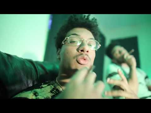 Young Des- Bo$$in N Flo$$in (OFFICAL MUSIC VIDEO)  (Mr topflyght films)