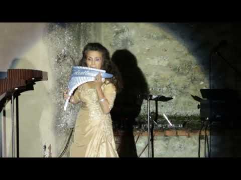 Daniela de Santos - Die Königin der Panflöte mit Zirtaki, dem Säbeltanz und La Parranda