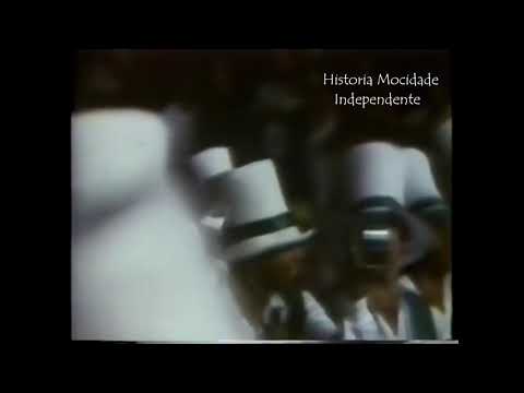 Momentos da Nossa História 1972- Bateria da Mocidade Independente na Avenida!