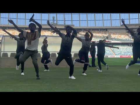 uNyuswa Njengo Zahara Live Performance Moses Mabhida St. ft Shenge Wasehlalankosi & iCrush YamaJongo