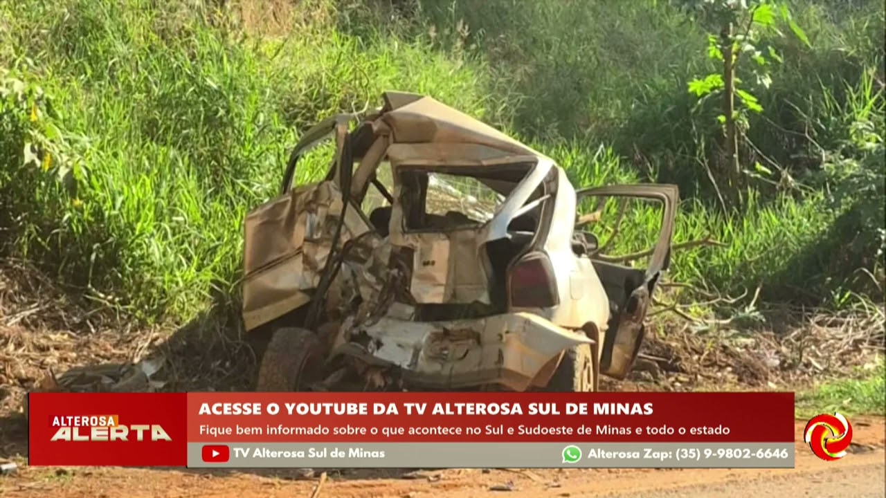 Acidente entre caminhão e carro em Alfenas
