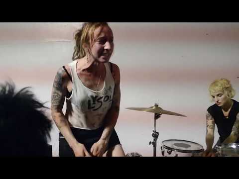 G.L.O.S.S.  – Girls living outside society’s shit (Live in San Jose, 08-12-2016)