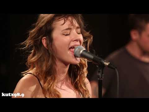 Bleached - Daydream (Live in KUTX Studio 1A)