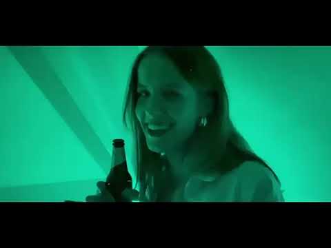 openingsequentie 'ADDICTED'