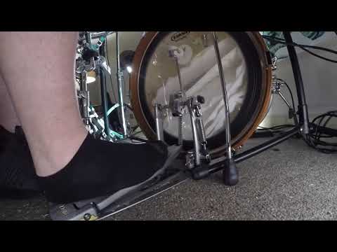 Bass drum technique for 16th and 32nd Notes