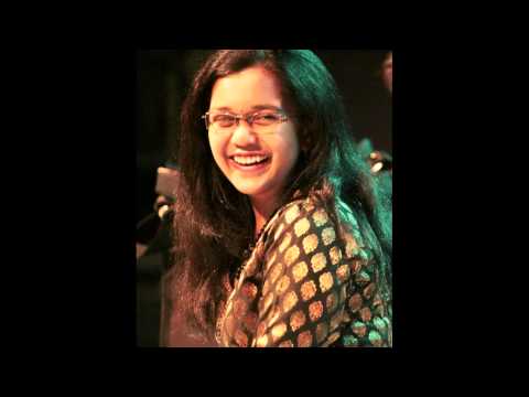 Balagu kashala vyarth kunachi bhiti .. by Saee Tembhekar