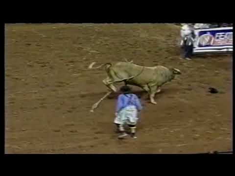 PBR 2000: Cody Hart Wrecks Out on Good As Gold