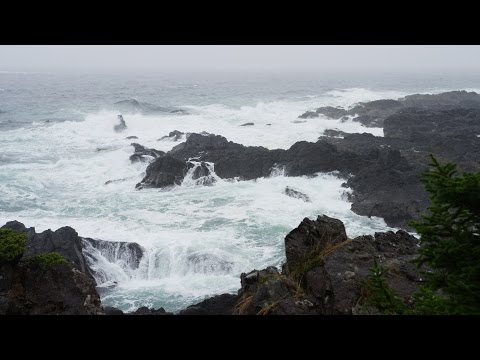Rain Sounds, Ocean Waves and Distant Thunders – 4k Ultra Hd – Relaxing Sleep Sound
