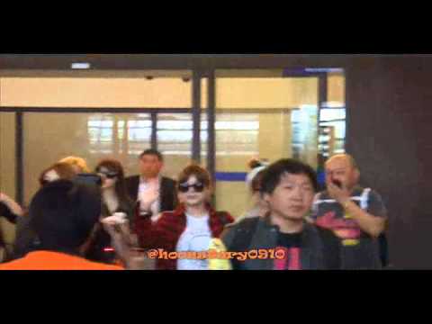 130424 T-ARA at Taiwan airport