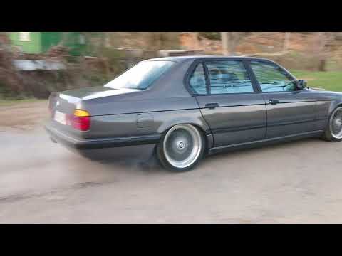 BMW 750il e32 with straight exhaust pipes and oem muffler sound