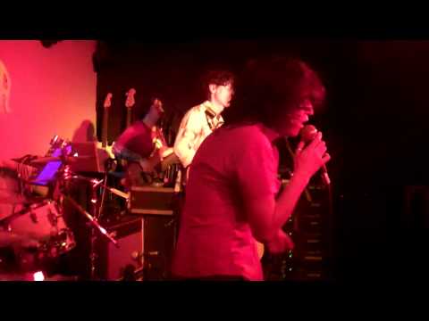 massimo zamboni & angela baraldi - io sto bene (pavia 20-5-2011)