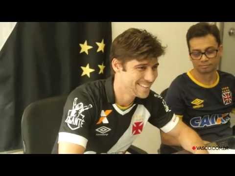 Fellype Gabriel assina contrato com o Vasco