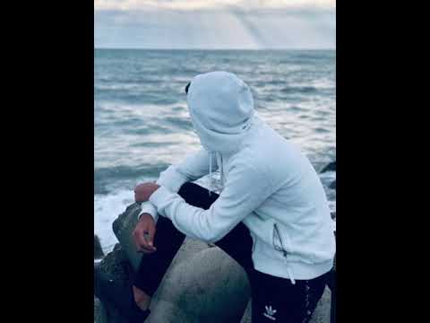 (Pse deshe zemren t'ma lendoje)🥀