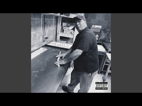 Spayne (with izik hollow) (feat. izik hollow)