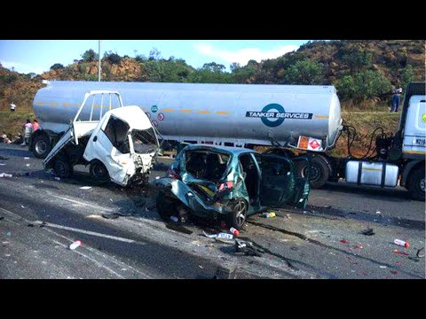 TOP Extremely IDIOTS DANGEROUS Truck Fails, Worst Truck & Car Crashing, Close Calls