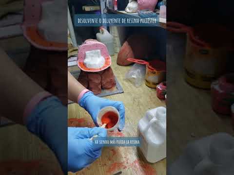 Part of a video titled diluye la resina poliéster con monómero de estireno o ... - YouTube