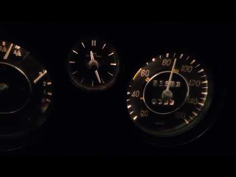 Mercedes-Benz W115 200D Acceleration 0-100 kmh