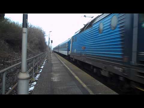 Průjezd vlaku R 785 (ČD 162.046) - Lovosice město, 28. 3. 2013