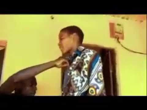 Mbaula aquela moça sempre quando passa aqui