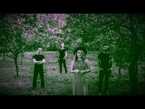 Daša Kostovčík - Crossroads