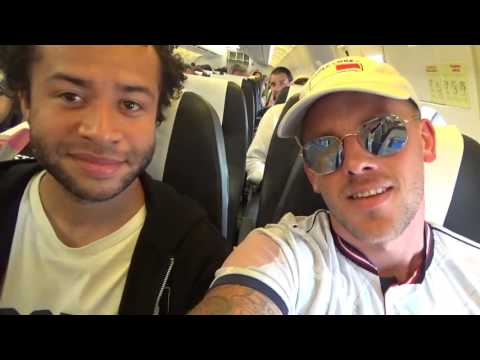 ZES LANDEN, NUL UUR SLAAP ! - ROQSTAR TOUR VLOG #1 JEBROER