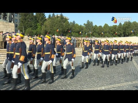 Ministrul Apărării, depunere de coroane la Monumentul Eroilor Patriei