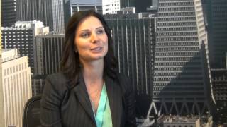 США 412: Выигравшая гринкарту в лотерею Галина уже год живет в США. Как жизнь? - спросил я.