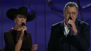 Download lagu Vince Gill & Lainey Wilson Stun the Emmys with ‘Go Rest High on That Mountain' mp3 Download lagu Vince Gill & Lainey Wilson Stun the Emmys with ‘Go Rest High on That Mountain' mp3