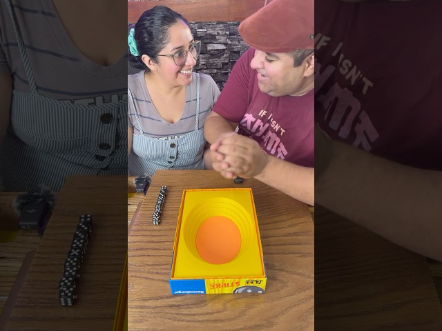 Vídeo relacionado con Hasbro Gaming Riesgo Strike: Juego de Cartas y Dados Estratégico para 2-5 Jugadores, 120 Minutos, Juego Familiar y de Fiesta