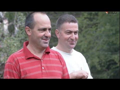 3 NEOZENJENA BRATA-SELO BEZ DJEVOJAKA !